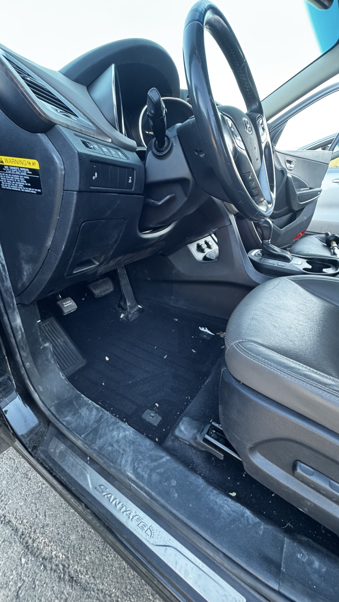 Before detail — dirty driver footwell, Hyundai Santa Fe